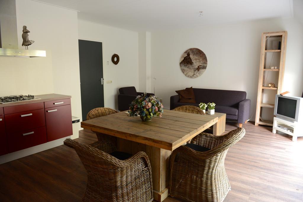 Appartementen Verhuur De Trijehoek Стінс Екстер'єр фото